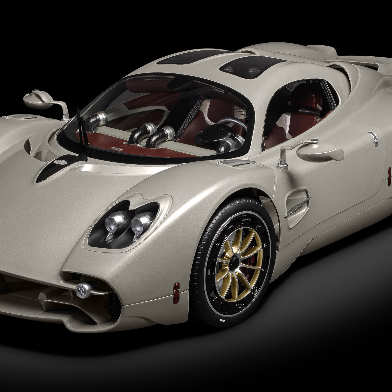 Pocher Pagani Utopia - front